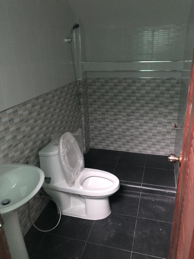 โกดังให้เช่าพร้อมที่พัก 1 ไร่ 9