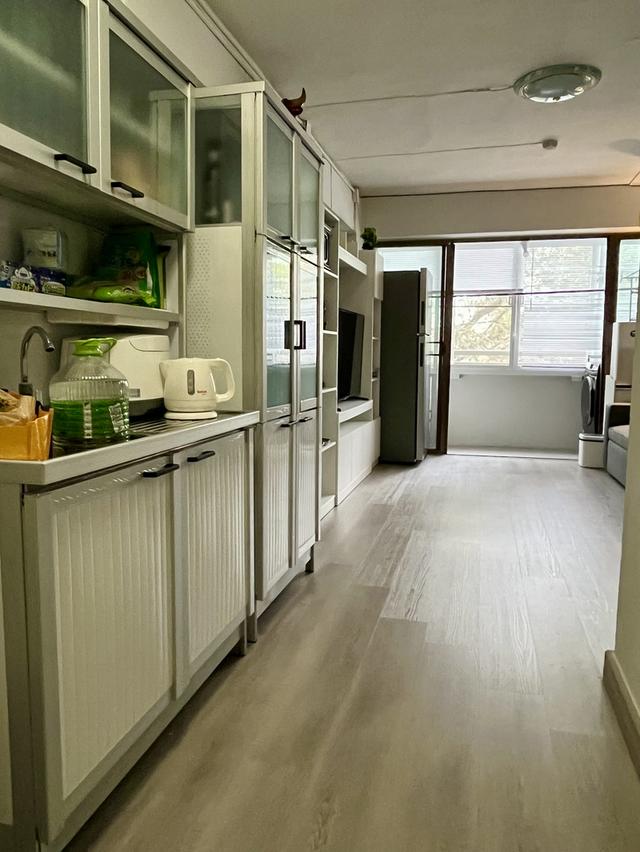 Condo Room, 50 sqm, Fully Renovated , 300 meters from BTS Phaya Thai ,with Home Gym Corner with tree  view 4