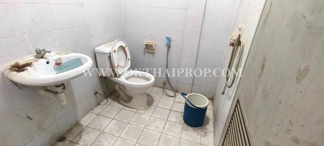 ทาวน์เฮ้าส์ หมู่บ้านเอเชียโฮมทาวน์ 1-3 ถนนบางกรวย-ไทรน้อย 8