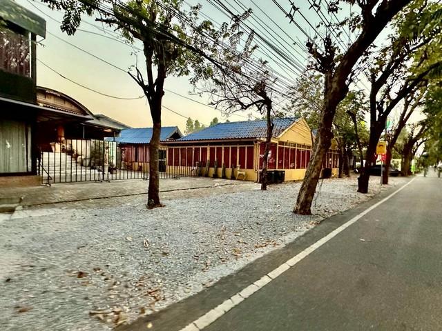 ให้เช่าที่ดินพร้อมสิ่งปลูกสร้าง ริมถนนประดิษฐ์มนูญธรรม ขนาด 200 ตารางวา แขวงคลองจั่น เขตบางกะปิ กทม. 6