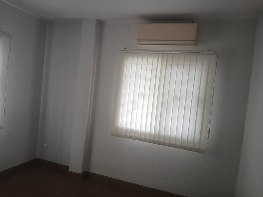 ให้เช่าบ้านเดี่ยว 2 ชั้น : 56 ตรว.  3 ห้องนอน 3 ห้องน้ำ ถนนบ้านกล้วย-ไทรน้อย บางบัวทอง นนทบุรี ตรงข้ามสนามเด็กเล่น ฟิตเนต สวนสาธารณะหมู่บ้าน 14