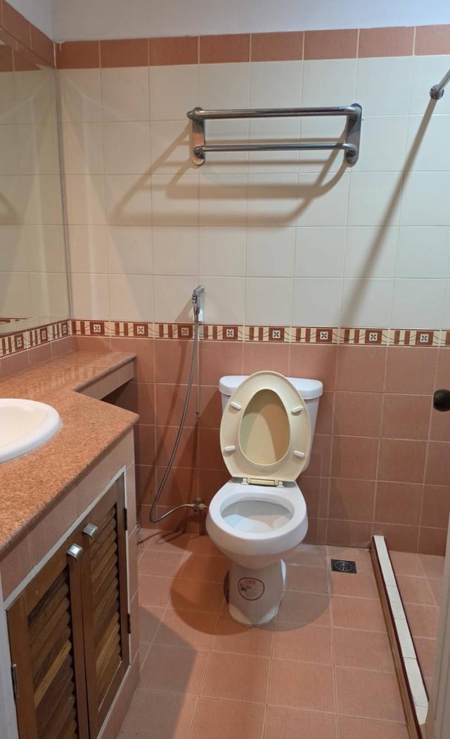 ขายทาวน์เฮาส์ 2 ชั้น ม.อมรพันธ์ 9 ซ.เสนานิคม 1 ลาดพร้าว ทำเลดี เดินทางสะดวก ใกล้BTS เสนานิคม 11