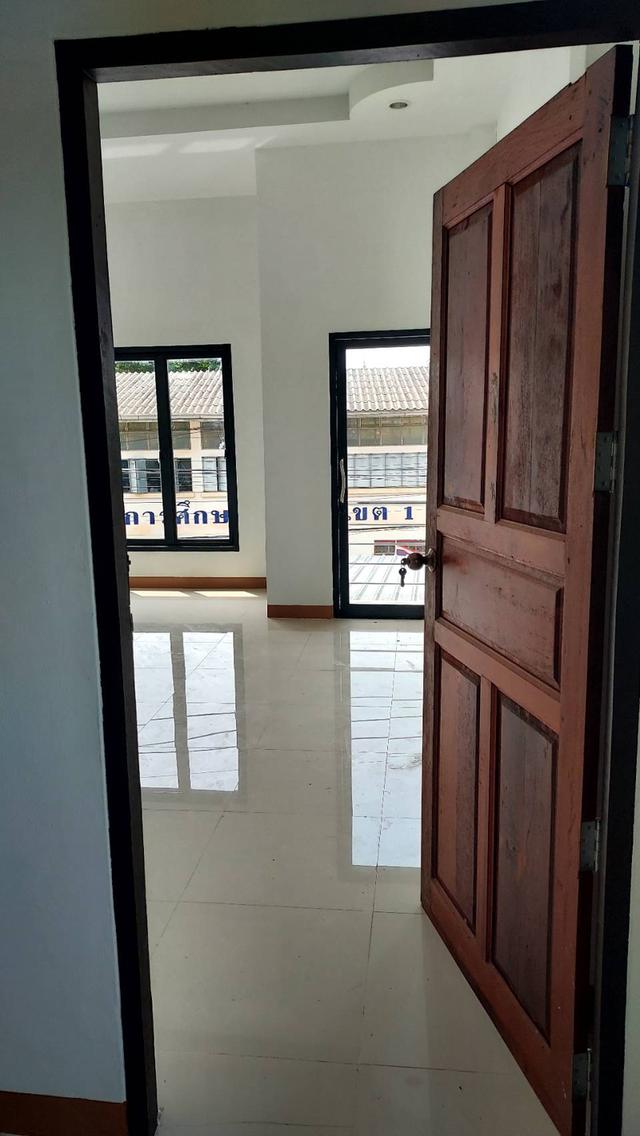 อาคารพาณิชย์ 2 ชั้น ด้านหน้ากว้าง 2 คูหา 2 ห้องนอน 3 ห้องน้ำ 1 ห้องครัว 7