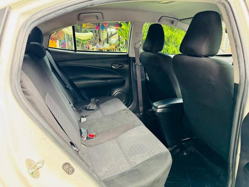 #TOYOTA YARIS รุ่น ATIV ENTRY  เครื่อง1.2cc. ปี 2022 ~มือ 1 ออกป้ายแดง  ~ใช้งานได้ 2 ระบบ เบนซิน+LPG  ~รับประกันไมล์แท้ 82, 6