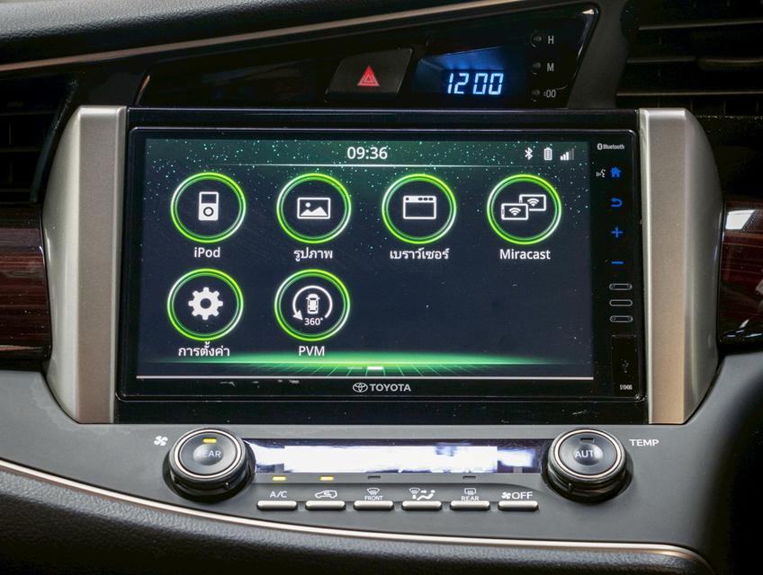 TOYOTA INNOVA 2.8 CRYSTA PREMIUM ปี 2022 14