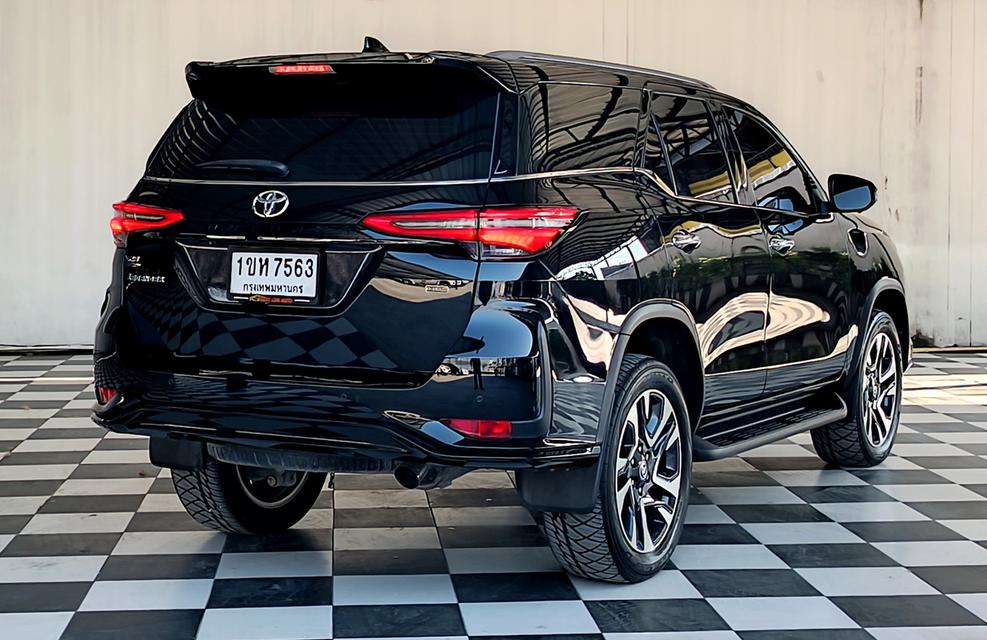 FORTUNER LEGENDER 2.8 V 2WD ปี 2021 ✅ ฟรีค่าจัด-ค่าโอน ✅ ฟรีประกันภัย ✅ ฟรี พรบ 5