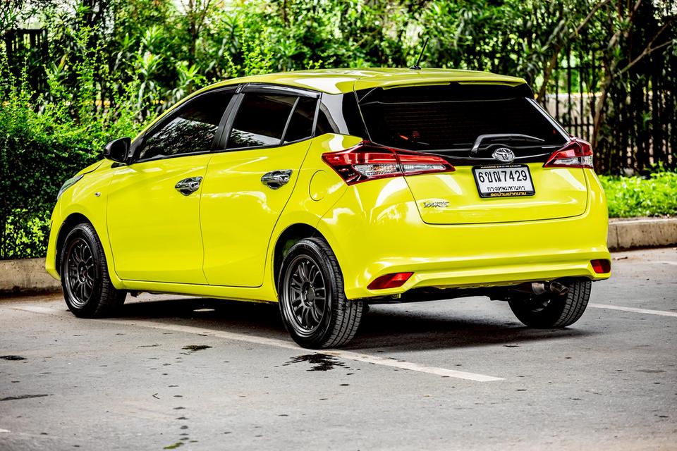 Toyota Yaris Ativ 1.2Entry ปี 2018 สีเหลือง สภาพใหม่มากๆ  8