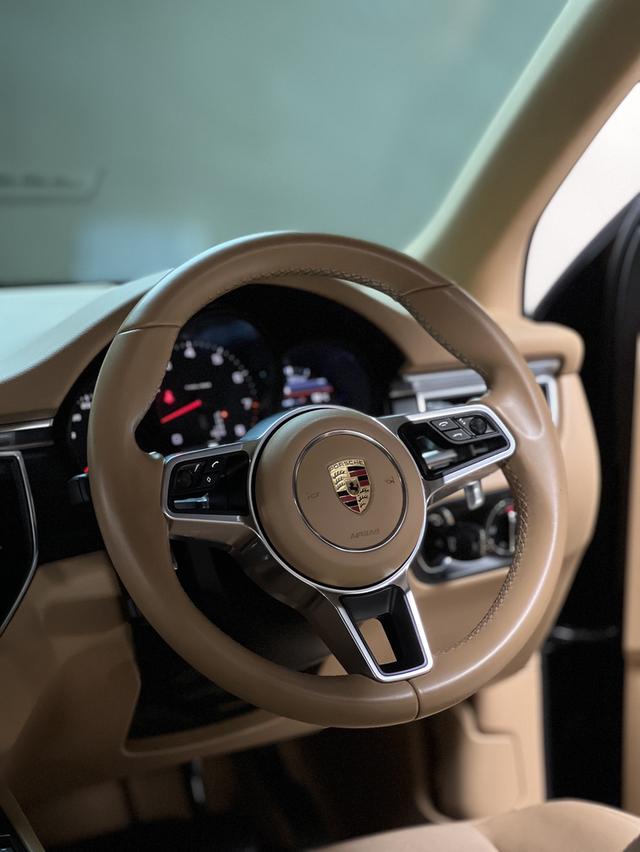 Porsche Macan 2.0 7