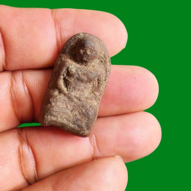 พระผงรูปเหมือน เกจิ เนื้อว่าน เก่า ไม่ทราบที่