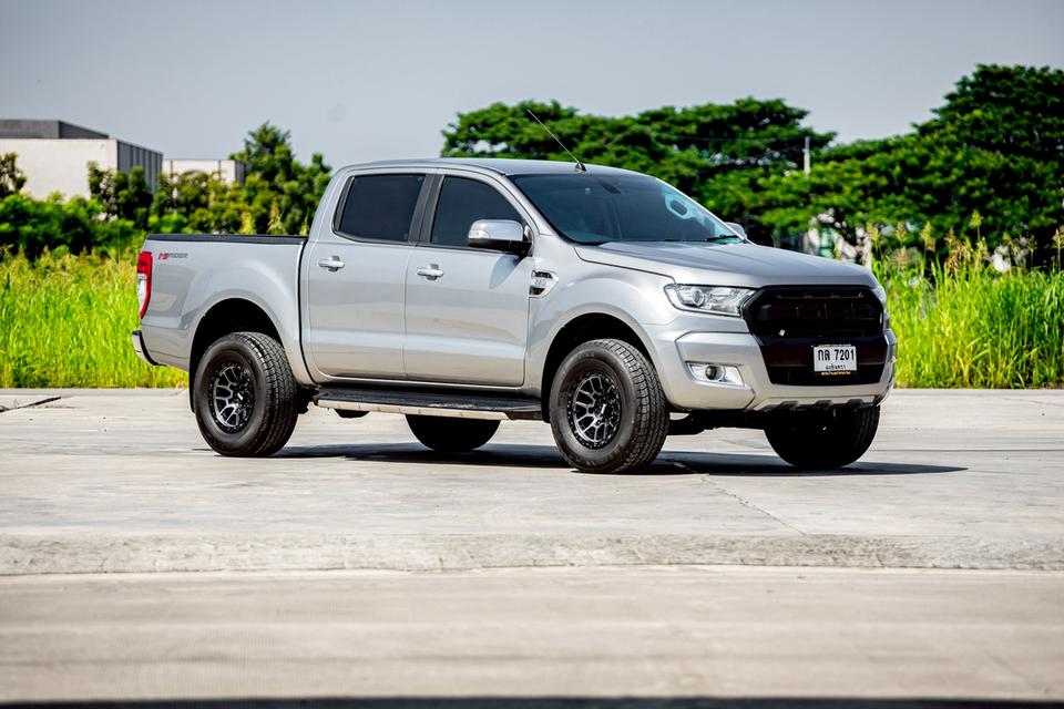 Ford Ranger 2.2 XLT Hi-Lander Double Cab เกียร์ AT ปี2017 สีเทา สภาพดีมากๆ
