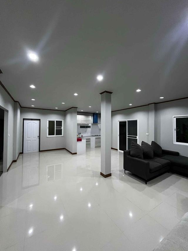 ให้เช่าบ้านเดี่ยว 2 ชั้น หมู่บ้านวราวิลล์ 2  ถ. 345  ซ.เงินล้าน ต.บางคูวัด อ.เมือง จ.ปทุมธานี เช่า 25,000/ด.  เนื้อที่ 57 ตรว.5นอน 3น้ำ 1ครัว 2ที่จอด 4