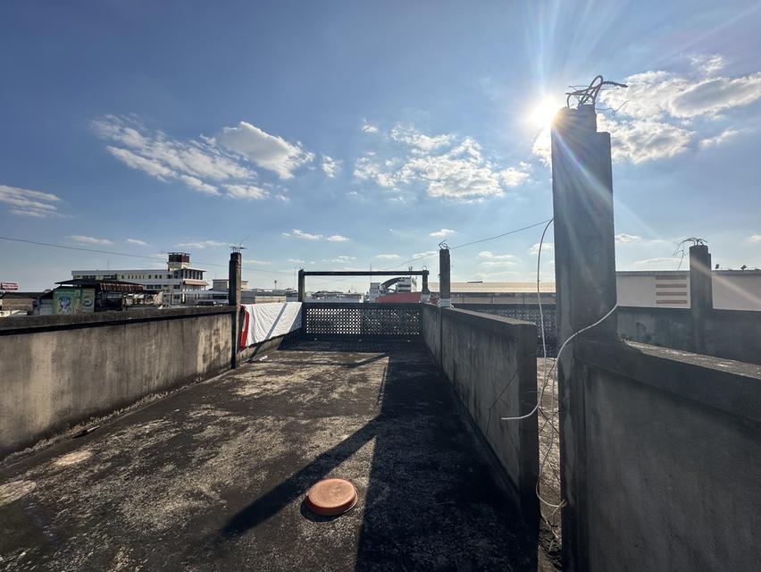 ขายตึกอาคารพาณิชย์ 3 ชั้น มีระเบียงเดินไปดาดฟ้า 12