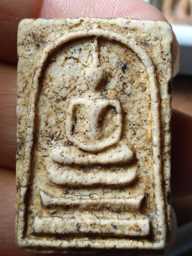 พระสมเด็จวัดระฆังมีมวลสารนึกนุ่มฟูเนื้อหาจัดจ้าน