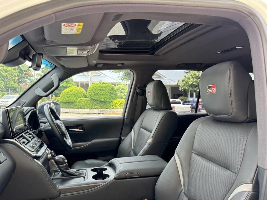 Toyota Land Cruiser LC300 GR Sport ปี 2022 รูปที่ 6