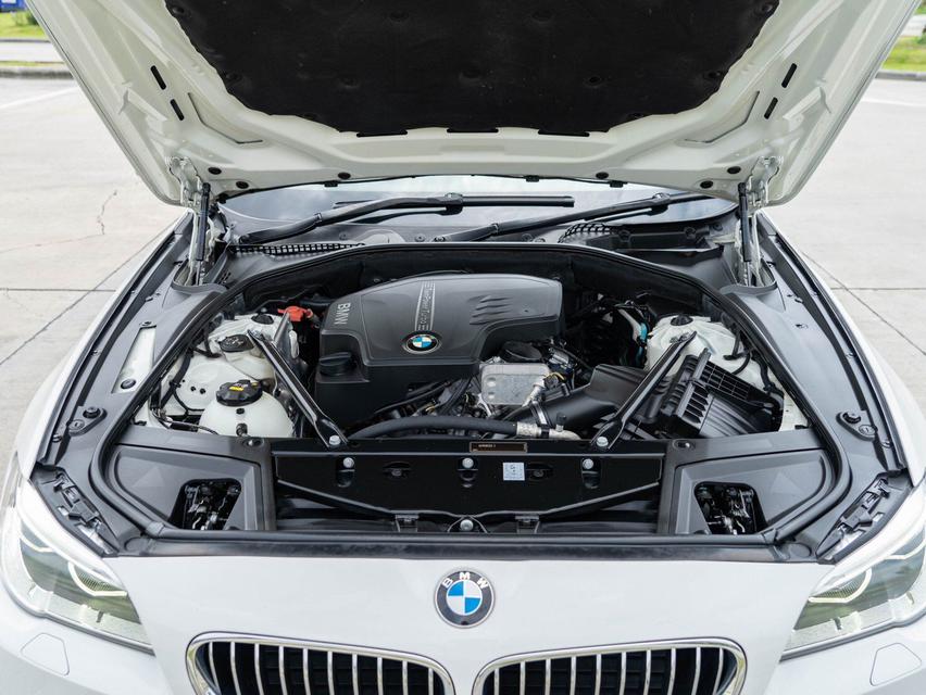 รูป BMW 528i M Sport F10 TwinPower Turbo ปี 2016 สีขาว 6