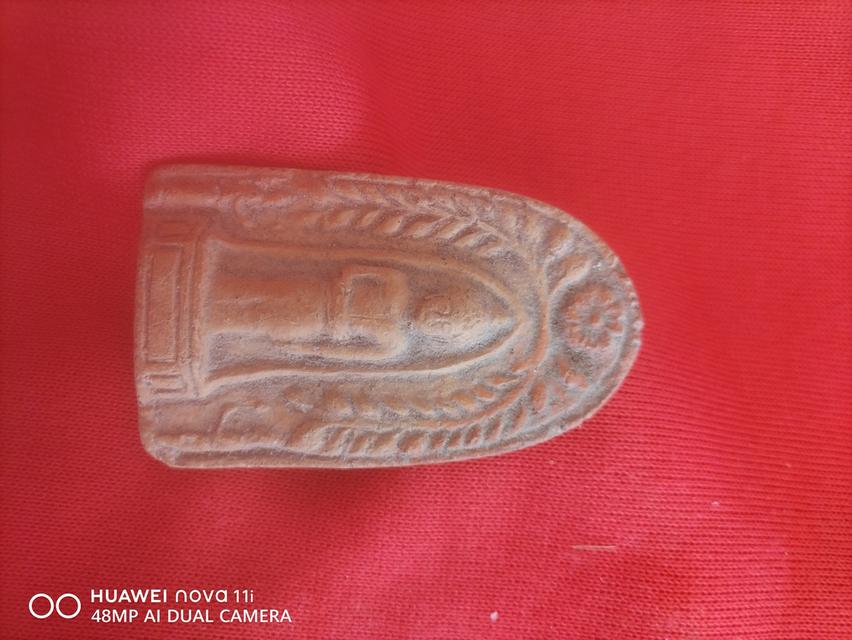 พระกรุกันทรวิชัย จ.มหาสารคาม พระพิมพ์เนื้อดินเผา อายุประมาณ 1,200-1,600 ปี