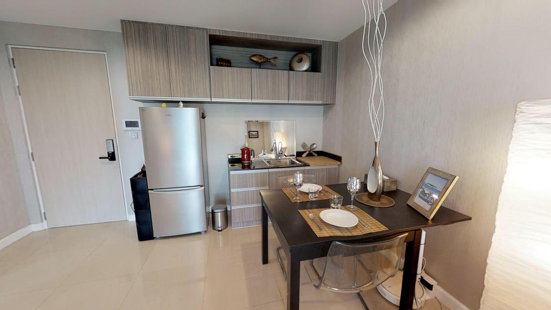 ❤️ Rare 49 sqm Sukhumvit 1-Bedroom with Huge Balcony and Sunset Views 🏙️ 4