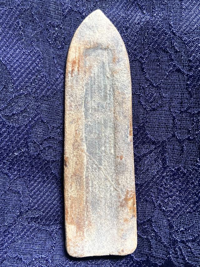 พระร่วงหลังรางปืน พิมพ์ใหญ่