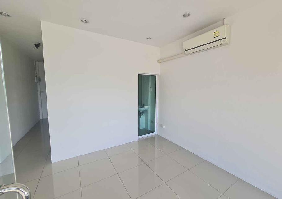 ตึกแถวติดถนนสายหลัก ใกล้ห้างแม็คโคร ขายถูกกว่าข้างเคียงแน่นอน สภาพดีมาก 7