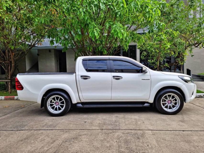 TOYOTA HILUX REVO 2.4 E DOUBLE CAB ปี2017 โฉม DOUBLE CAB 3