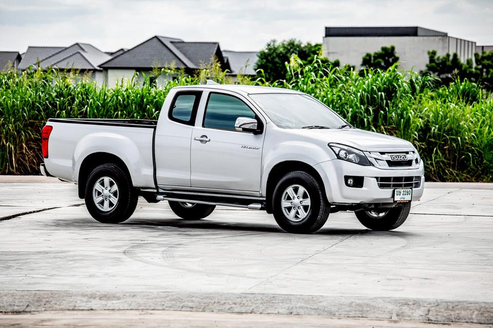 Isuzu D-Max Hi-Lander Cab 2.5 VGS Z ท๊อปปี2015 เกียร์ธรรมดา สีเทา