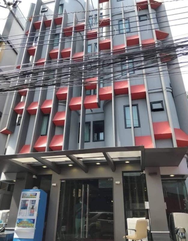 ขายกิจการโรงแรม 6 ชั้น จำนวน 58 ห้อง ย่านเพชรบุรี มีลิฟต์ 2 ตั