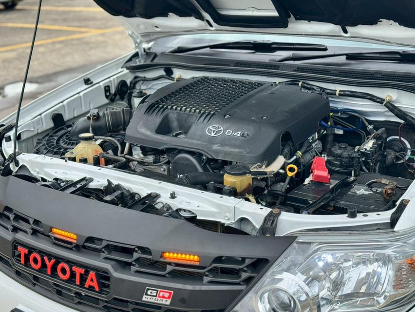 Toyota Fortuner 2.5V ปี15 14