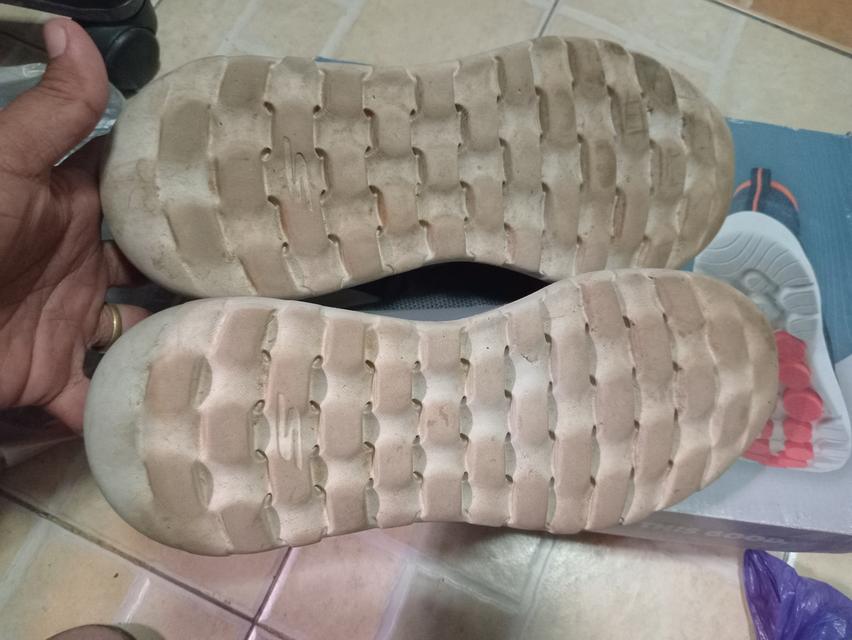 รองเท้า Skechers Go Walk Max Mens Size 9 ความยาววัดจริงประมาณ 31ซม. มือสองนะคะ ซื้อให้แม่ใส่แล้วหลวมไป รูปที่ 5