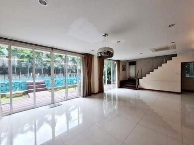 ขาย ด่วนออฟฟิศพร้อมบ้านเดี่ยว สุขุมวิท 101 บ้านเดี่ยวมีสระว่ายน้ำส่วนตัว โทร 095-164-2956 XXX 3