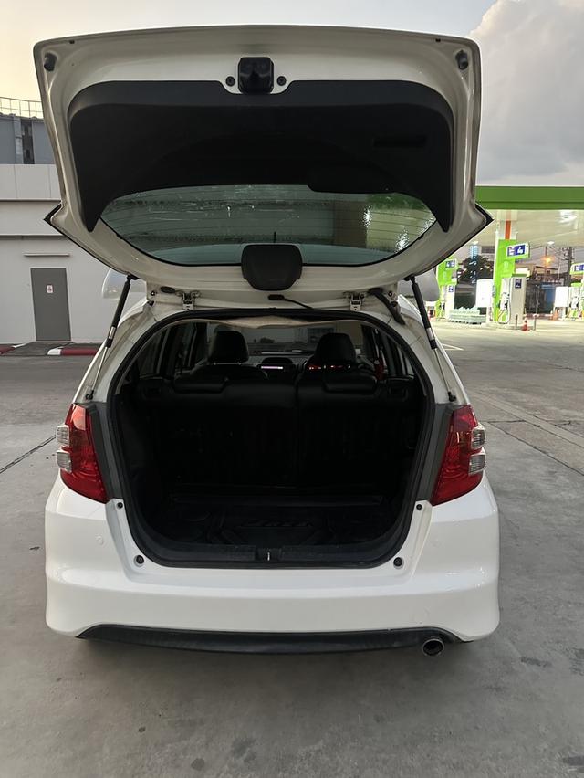 Honda Jazz 1.5 SV AT 2011 รูปที่ 14