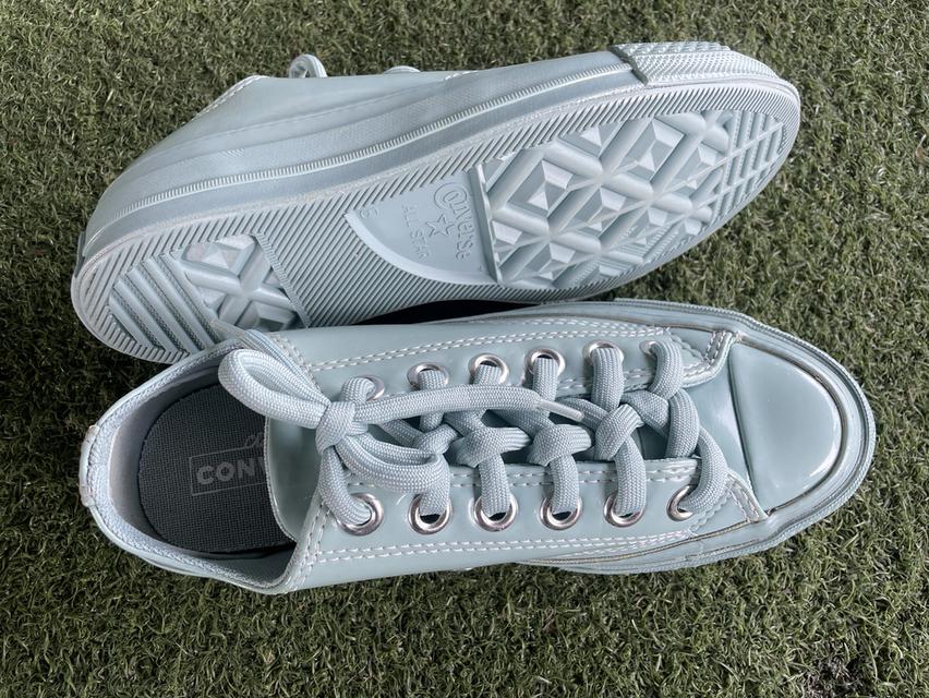 รองเท้า converse Chuck Taylor All Star( หนังแก้วของแท้สภาพใหม่มากไม่แอดไลน์หรือเข้ากลุ่มใดๆทั้งสิ้น)
