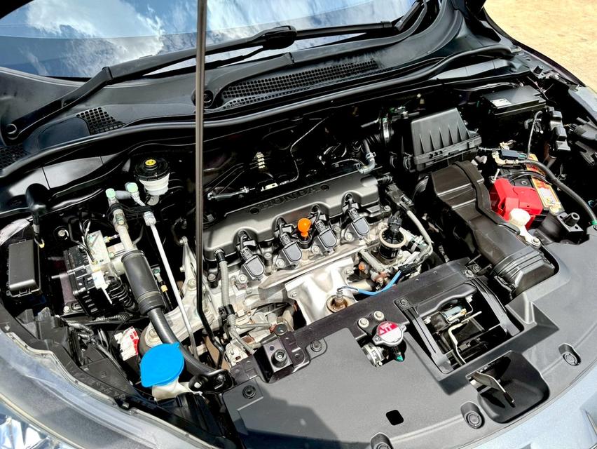 HRV 1.8EL SUNROOF ปี2018 รถบ้าน สภาพสวย เข้าศูนย์ทุกระยะ บุ้คเซอร์วิสครบ 11