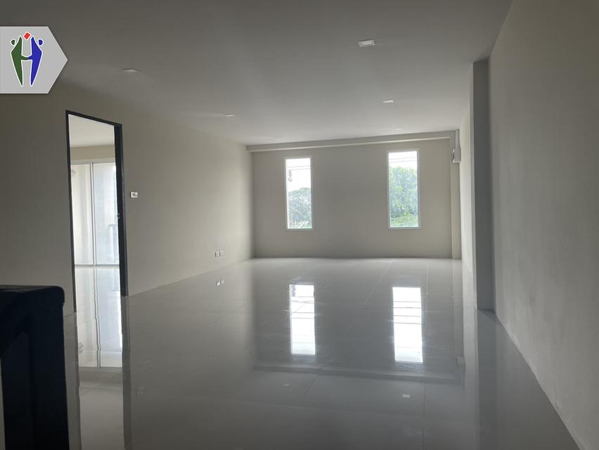 ให้เช่าอาคารพาณิชย์ซอยสยามคันทรีคลับ พัทยากลาง ตึกใหญ่ สภาพดี 4