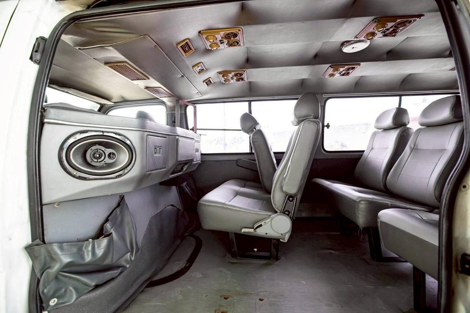 Toyota Hiace 2.4 ดีเซล MT ปี 1994 สีขาว 13