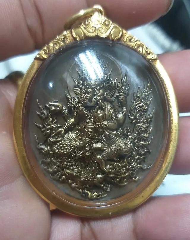 พระพิฆเนศเลี่ยมทอง