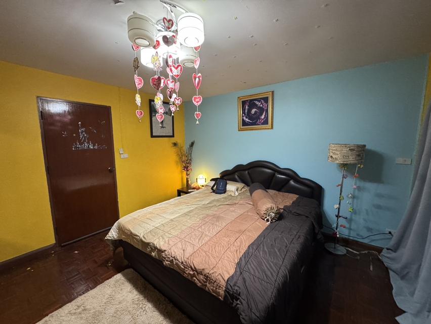 ขายด่วน! ทาวน์เฮ้าส์/บ้านแถว 2 ชั้น มีห้องน้ำ 2 ห้อง ฟังก์ชันใช้งานลงตัว ราคาถูก ขายจริง มีความตั้งใจขาย ทำเลดี ใกล้สนามบินสุวรรณภูมิ การเดินทางสะดวก 4