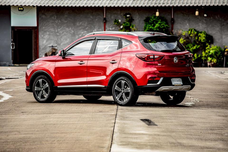 MG ZS 1.5 X ปี 2018 สีแดง มือเดียวป้ายแดง  8