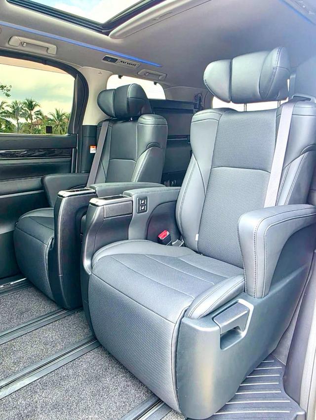 Toyota ALPHARD 2.5SC PACKAGE สีขาว ปี 2024 ไมล์ 60,000 กม. 13