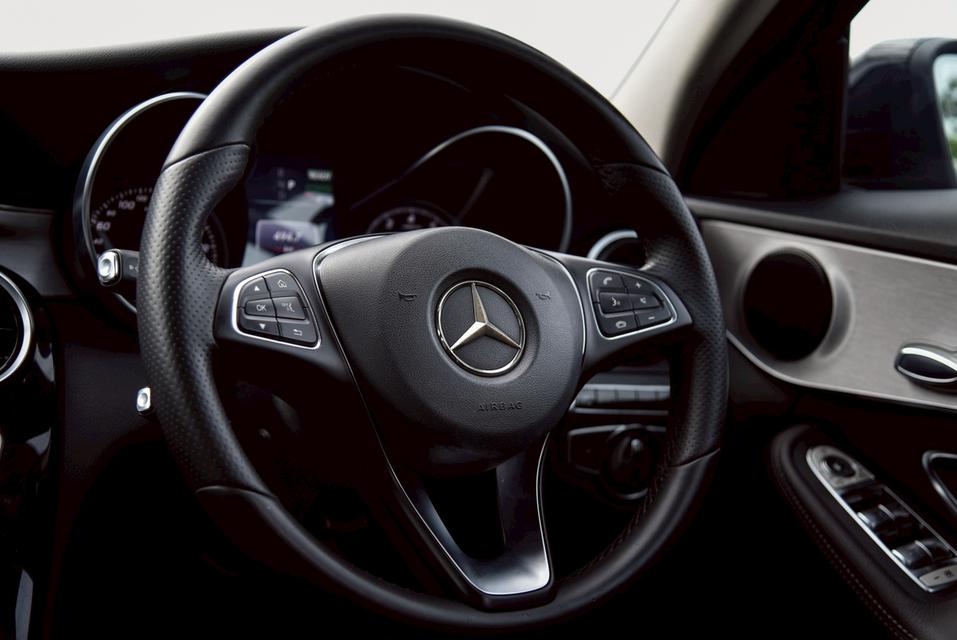 รหัสรถ CBLX52 Mercedes-Benz C350e Avantgarde [w205] AT 2017 14
