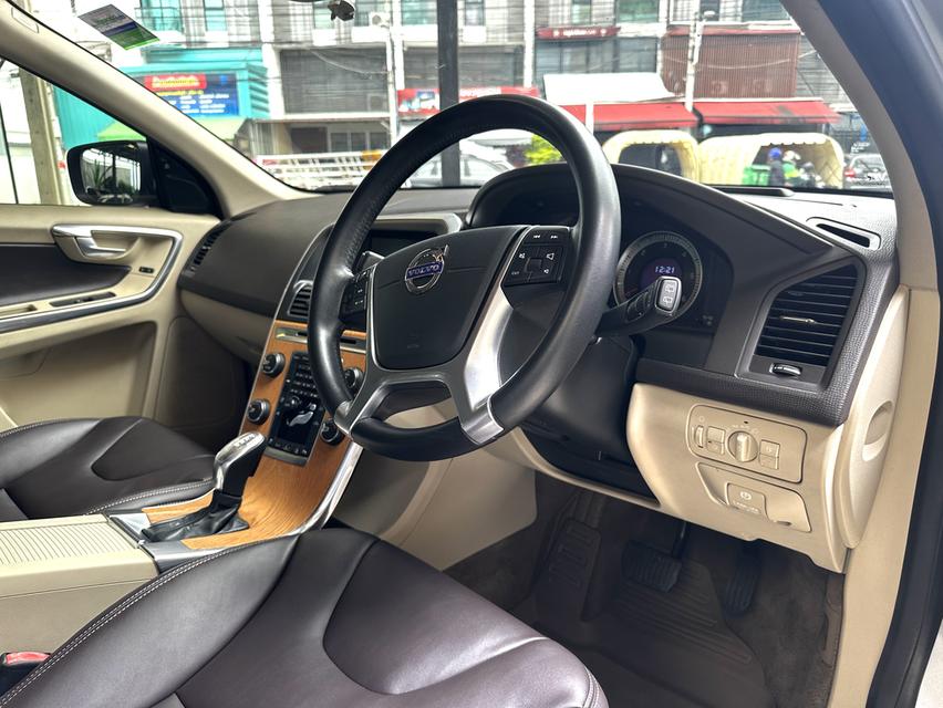 VOLVO XC60 2.0 D4 เครื่องยนต์ดีเซล ปี2013 6