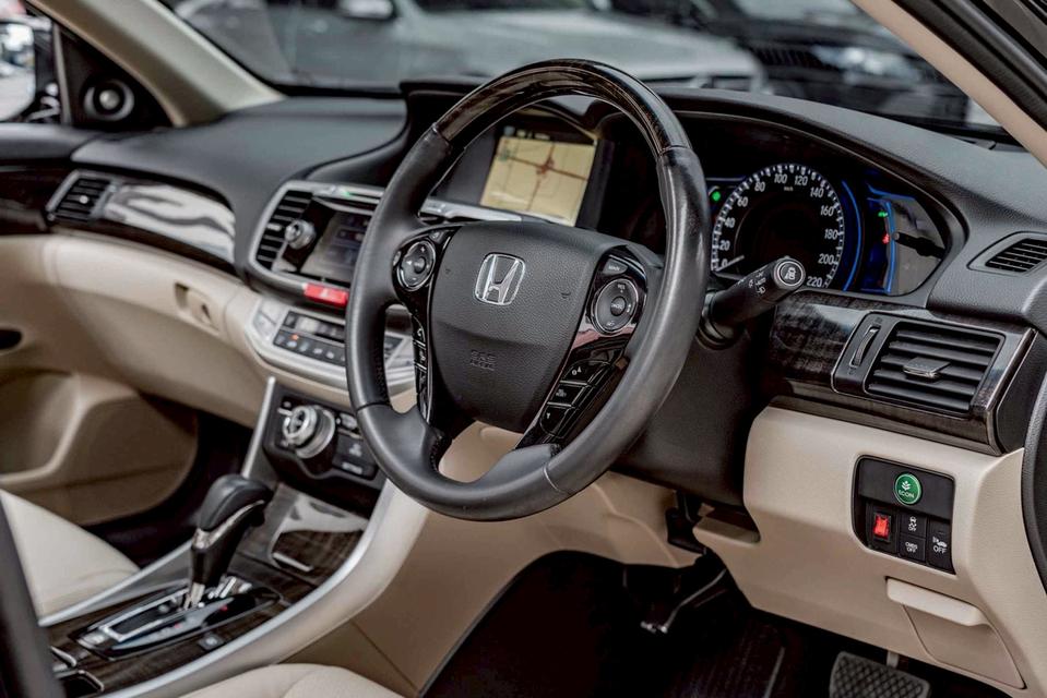 รหัสรถ NP3434 HONDA ACCORD 2.0 HYBRID TECH 2016 15