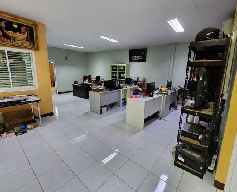 ขายโรงงานพร้อมสำนักงาน พื้นที่รวม 2,400 ตารางเมตร พื้นที่ดิน 1 ไร่ 2 งาน / ไฟฟ้า 400 KVA / ทำเล สมุทรสาคร / ถนนเศรษฐกิจ 1  4