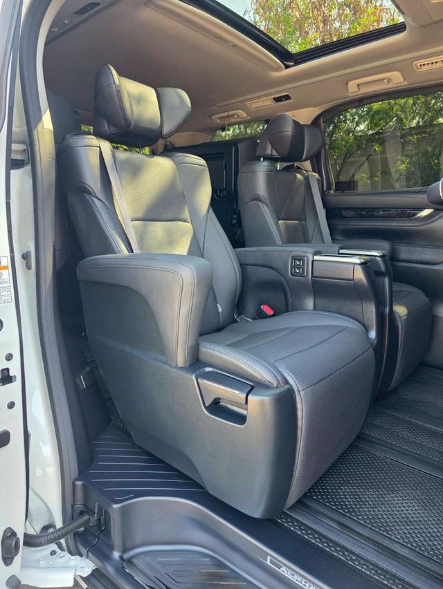 Toyota ALPHARD SC สีขาว ปี 2022 ไมล์ 30,000 กม.  12