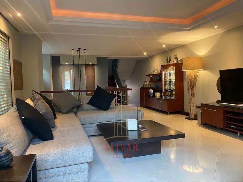 SH_VillaS49 4-story townhome for sale, Villa 49 Corner Unit Fully Furnished Proximity to Phrom Pong BTS station 1