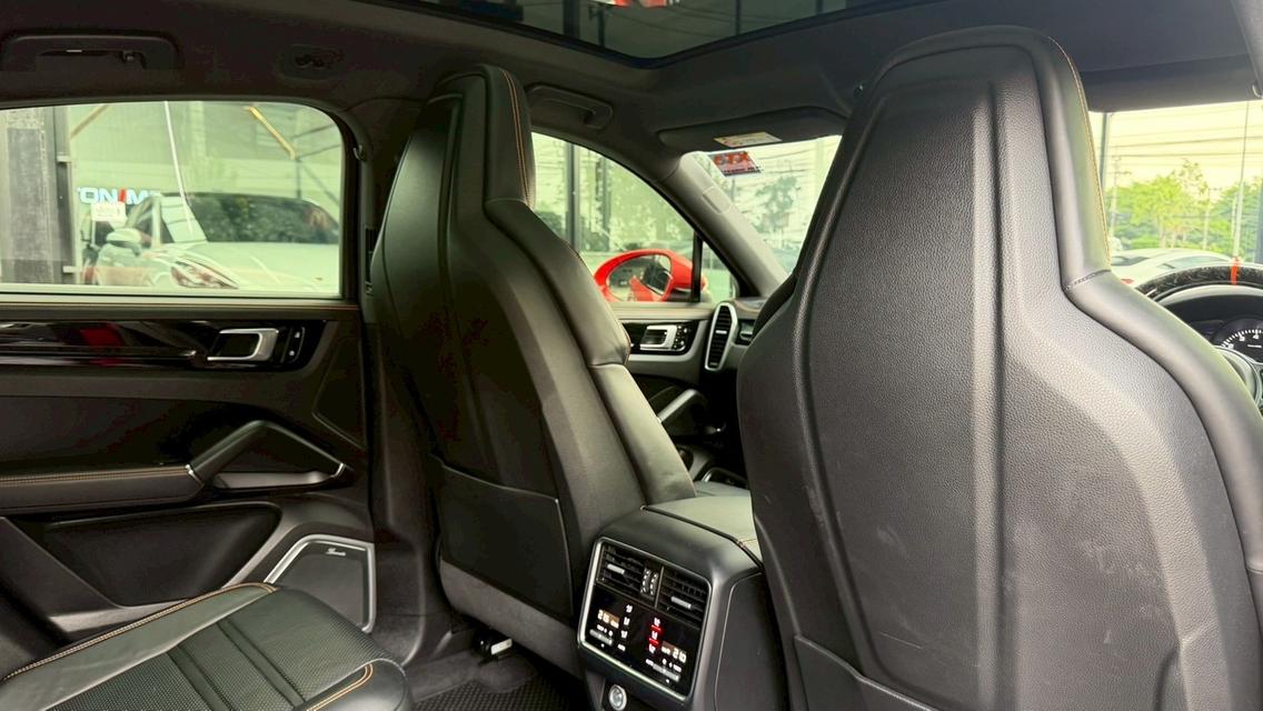 2020 Porsche Cayenne Coupe สี LAVA ORANGE  Milage 37,XXX KM OPTIONS ล้นสุด ไม่เคยมีอุบัติเหตุ เฉี่ยวชนใดๆ ตัวรถออกผลิตปี 20 รูปที่ 14