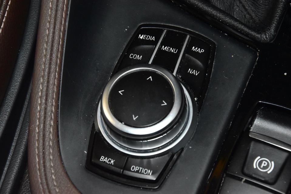 รหัสรถ TKG6226 BMW X1 2.0 sDrive20d xLine ปี 2021 7