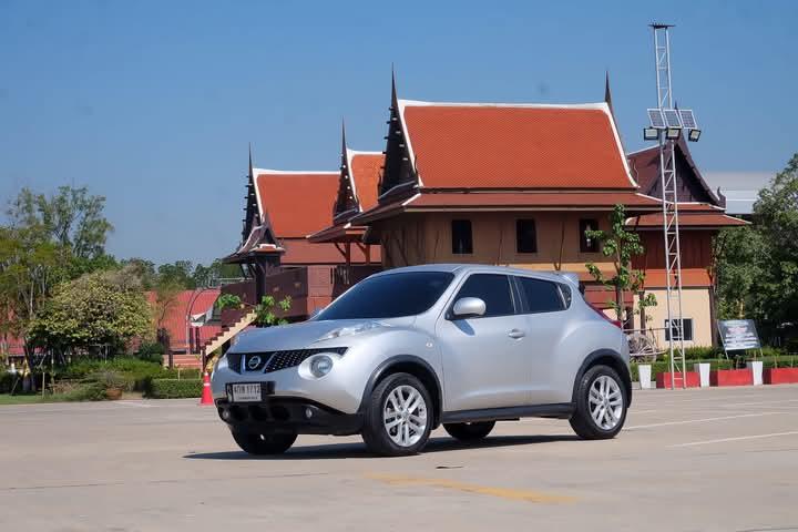 Nissan Juke สีเทา