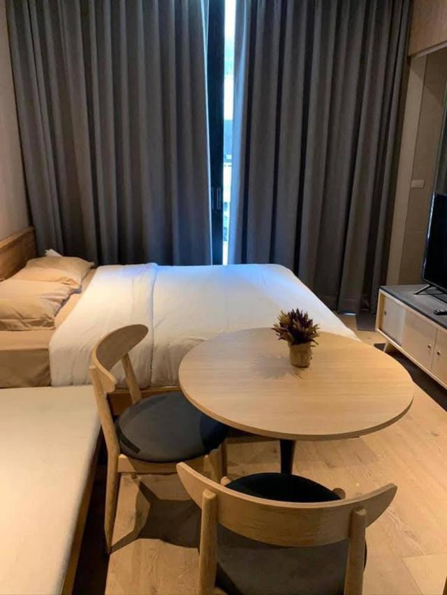 ขายคอนโด Park Origin Phrom Phong (พาร์ค ออริจิ้น พร้อมพงษ์) 26 ตรม. 1 นอน 1 น้ำ ชั้นที่ 5 พร้อมเฟอร์นิเจอร์