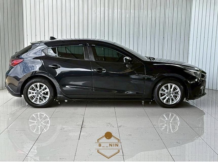 รถยนต์ mazda 7
