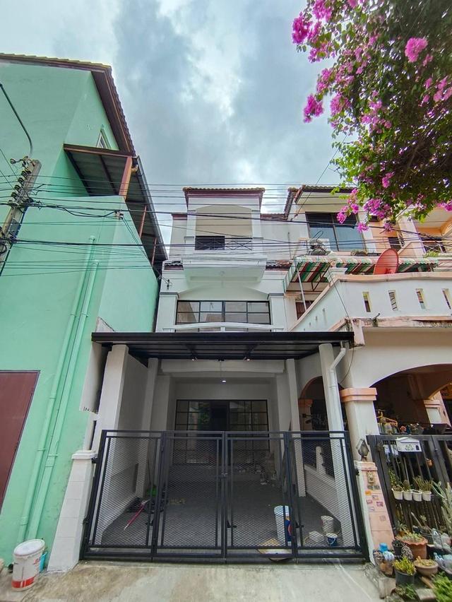 ขายทาวน์เฮ้าส์ หมู่บ้านเศรษฐกิจ บางแค